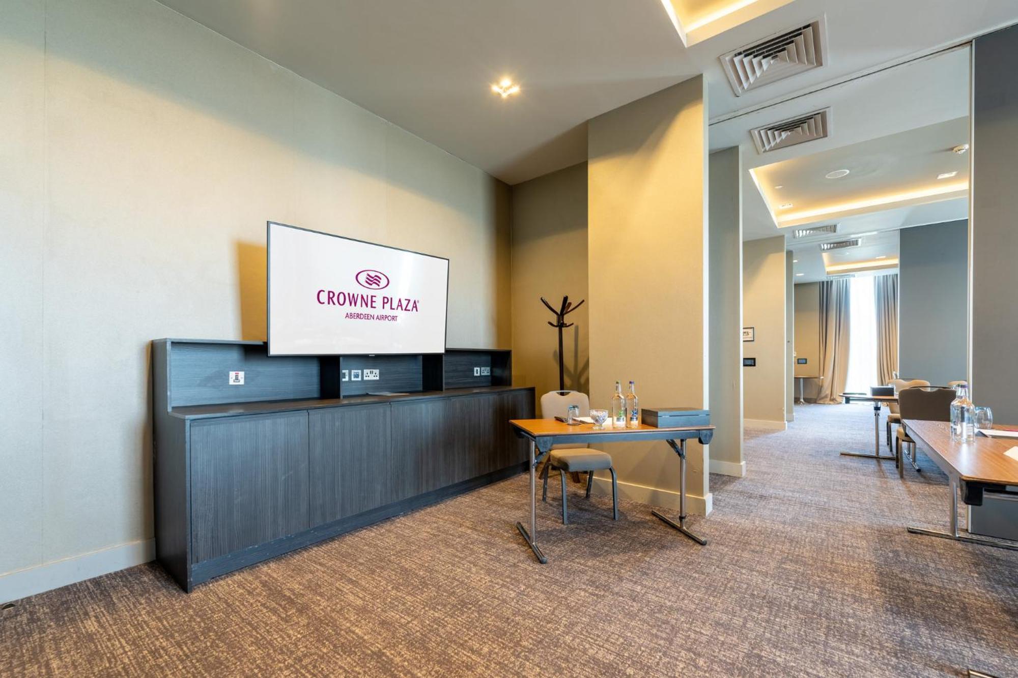 Crowne Plaza Aberdeen Airport By Ihg Dyce Exterior photo